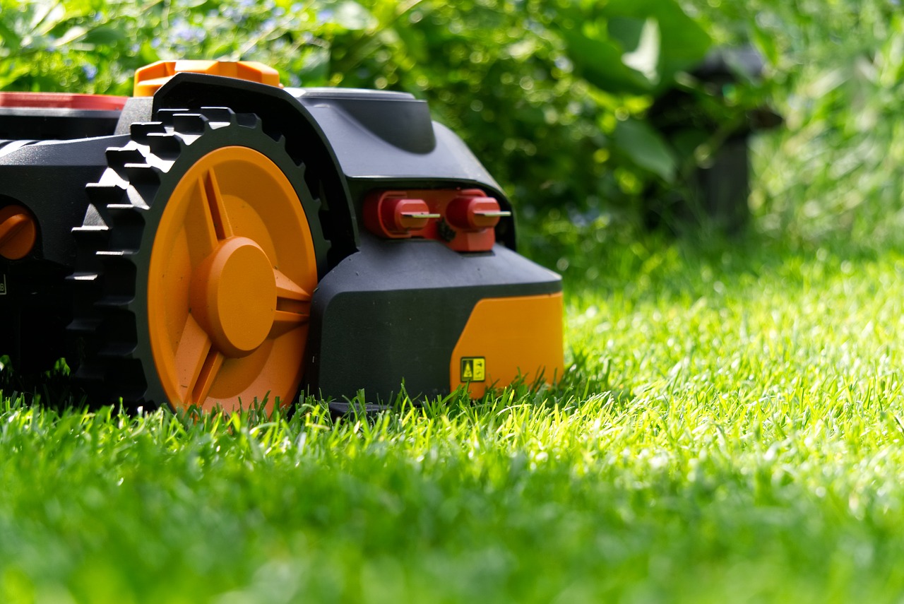 Akkurasenmäher oder Mähroboter Welches Gerät sich? Hauert